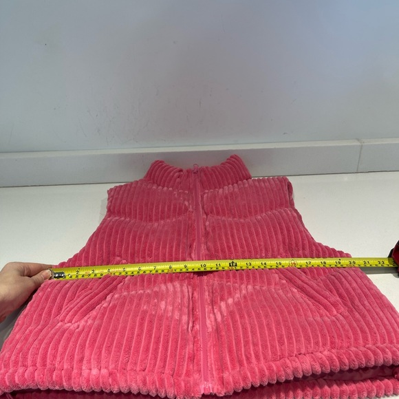 New In Pink bubblegum wide whale velvet corduroy quilted vest pockets size Large - Picture 2 of 5